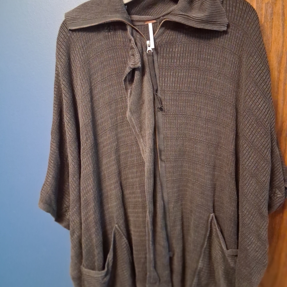 Womans FREE PEOPLE sweater Sz Xs/S